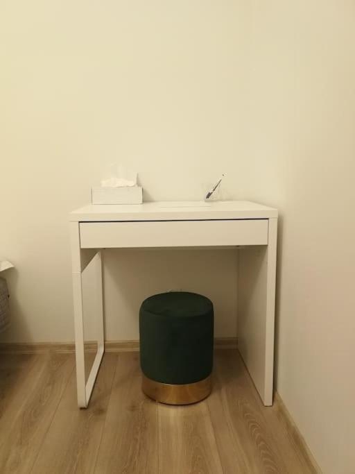 Ferienwohnung Uroczy, Jasny Apartament Oraz Bezplatny Parking! Krakau Exterior foto