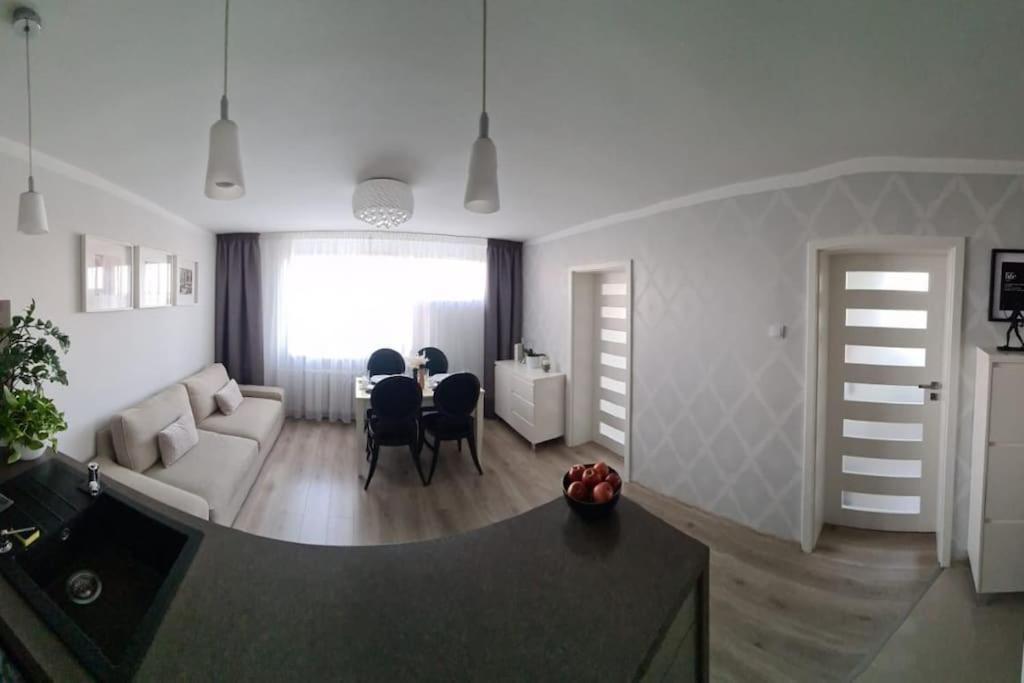 Ferienwohnung Uroczy, Jasny Apartament Oraz Bezplatny Parking! Krakau Exterior foto