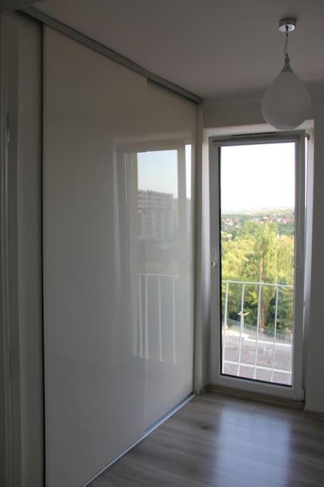 Ferienwohnung Uroczy, Jasny Apartament Oraz Bezplatny Parking! Krakau Exterior foto